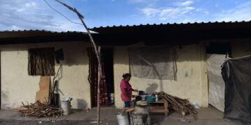 SEMujeres realiza recorrido en cuarterías en Villa Juárez
