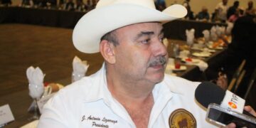 Cambian ganadería por renta de departamentos