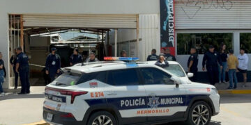 Arranque de celos en Sonora: se metió un balazo tras asesinar a su exnovia y a su nueva pareja en un tianguis