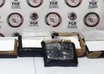 FGR detiene a dos choferes de autobús que transportaban fentanilo y heroína en Sonora