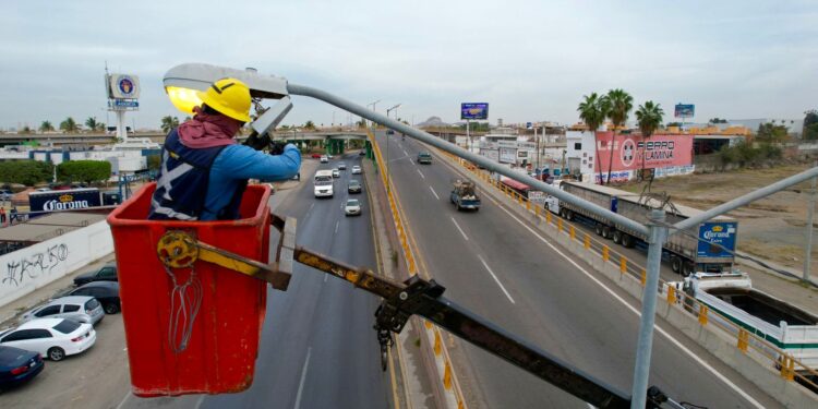Atiende ayuntamiento alumbrado público de los accesos a la ciudad