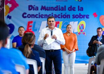 Se tiñe de azul fachada de Palacio Municipal en conmemoración al Día Mundial de la Concienciación de las Personas con Autismo.