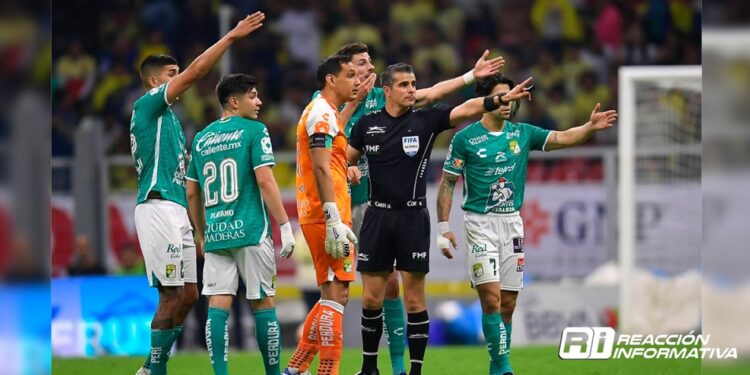 Revelan sanción para el árbitro Fernando Hernández por rodillazo a jugador