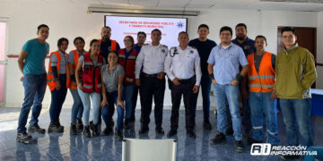 Coordinación de Educación Vial lleva taller de manejo defensivo a empleados de empresa cervecera