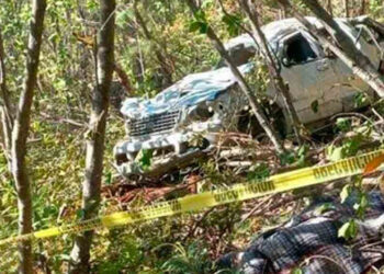 Familia cae a barranco en la sierra de Chihuahua; mueren dos mujeres