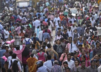 “Las mujeres no son fábricas de bebés”: la demografía como herramienta política desata la ansiedad en la población, según la ONU