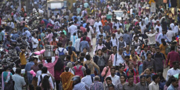 “Las mujeres no son fábricas de bebés”: la demografía como herramienta política desata la ansiedad en la población, según la ONU