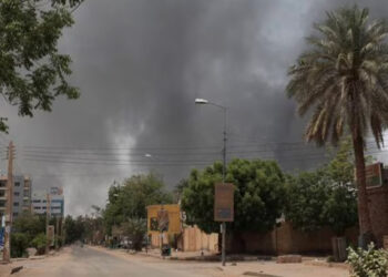 Sudán ‘en llamas’: 4T prepara salida de mexicanos por enfrentamientos, anuncia Ebrard