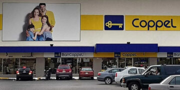 Poblano incendia Coppel de Atlixco por una deuda y se burlan de él en redes sociales