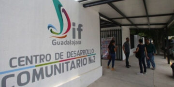 “Estoy desesperada”: una madre con cáncer terminal abandona a sus dos hijitos en el DIF