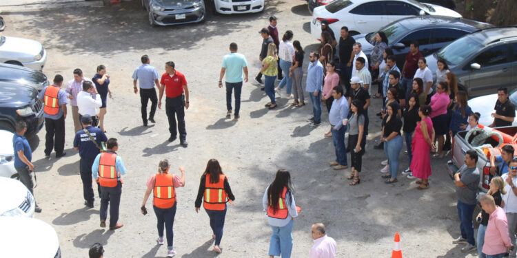 Se suman Secretaría de Seguridad Pública Municipal, Protección Civil y diversas dependencias a simulacro nacional