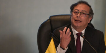 Gustavo Petro pide la renuncia de todo su gabinete del gobierno en Colombia