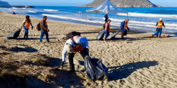 Servicios Públicos realiza intenso operativo de limpieza en zona turística