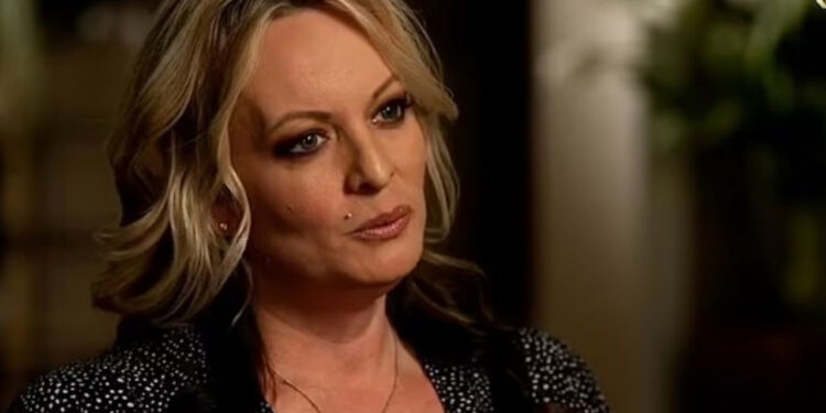 “Tomé el dinero porque no quería que nadie supiera”, afirma Stormy Daniels sobre el soborno que le dio Trump