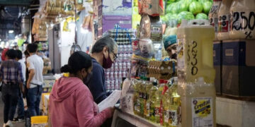 Pequeños negocios, los más afectados si se reducen los días de trabajo: Concanaco