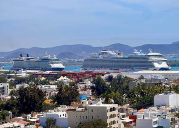 Recibe Mazatlán otros dos cruceros turísticos