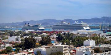 Recibe Mazatlán otros dos cruceros turísticos