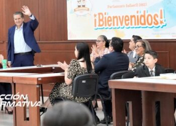 Los niños y las niñas deben ejercer con libertad su derecho a expresarse: Feliciano Castro