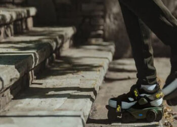 Moonwalkers, así son los zapatos que te hacen caminar hasta 250% veces más rápido