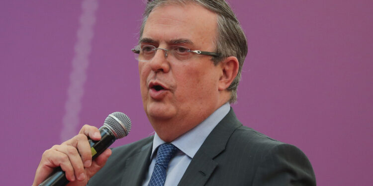 Ebrard participará en encuentro para defender a migrantes ante leyes estadounidenses en Miami