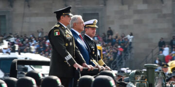 AMLO mantiene su confianza en las Fuerzas Armadas; ve intensificación de campañas contra Gobierno