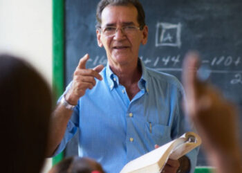 Día del Maestro: Cuánto gana un profesor en México