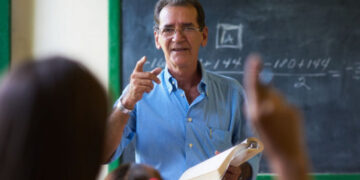 Día del Maestro: Cuánto gana un profesor en México