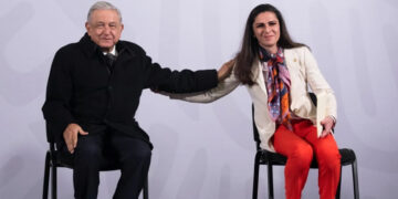 AMLO defiende a Ana Gabriela Guevara tras escándalo de nadadoras: “hay una campaña de desprestigio en su contra”