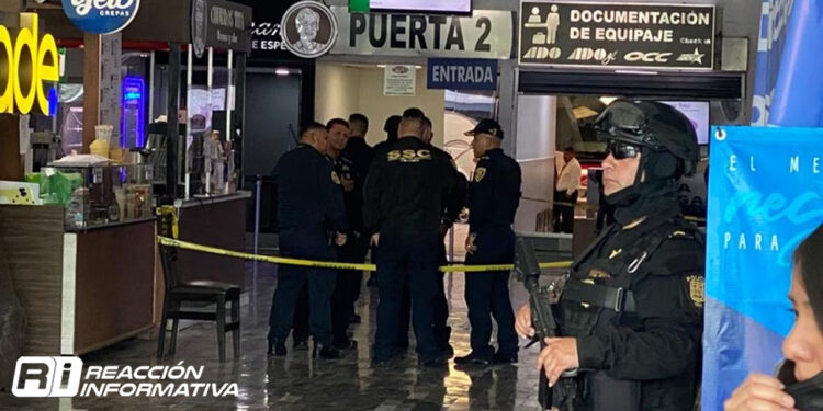Intento de asalto a camioneta de valores en Central Camionera del Sur deja dos muertos