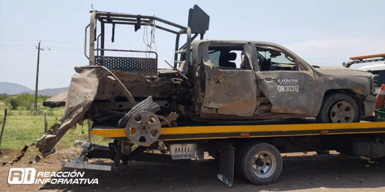 Explosión de mina en Apatzingán deja 8 soldados heridos