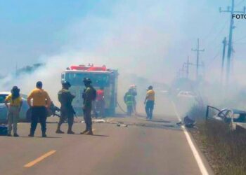 Era maestra la mujer que murió calcinada hoy tras choque en Escuinapa