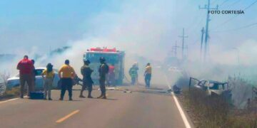 Era maestra la mujer que murió calcinada hoy tras choque en Escuinapa