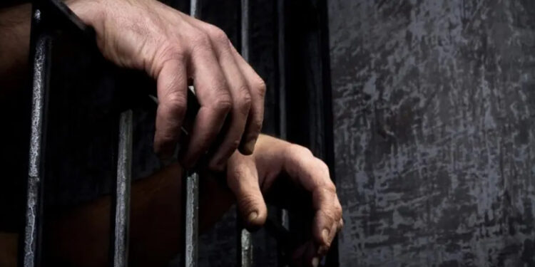 Logra FGE sentencia de 2 años 6 meses a un hombre y una mujer por robo agravado