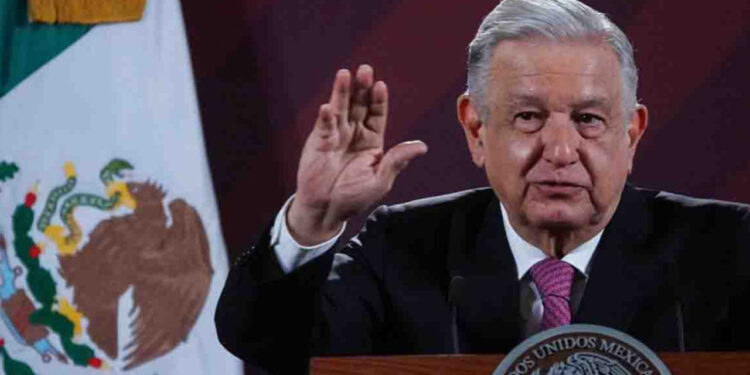 Dan palomita a ‘No se va’ de Grupo Frontera en la mañanera; tache a narcocorridos