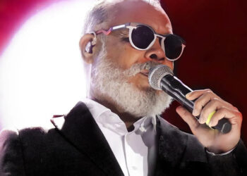 AMLO pide no agredir al cantante cubano Francisco Céspedes por desearle la muerte