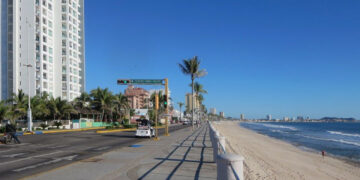¿Extrañas el frío? Tercera ola de calor no cesa y alcanza al puerto de Mazatlán 