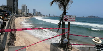 Restringe Policía Acuática acceso a tres áreas de Playa por formación de corrientes marinas y zanjas