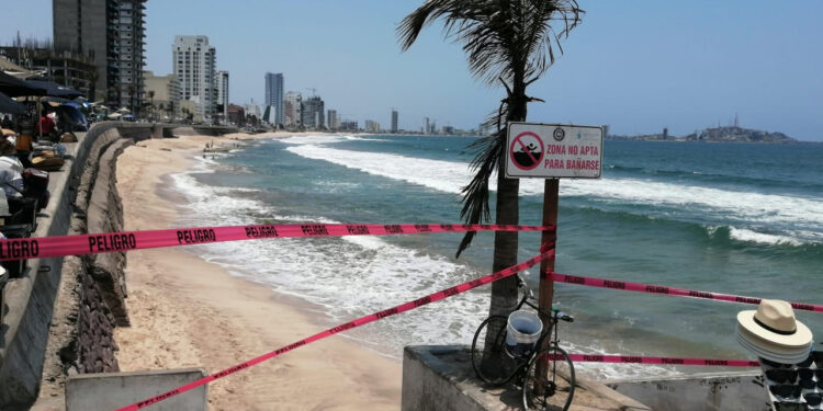 Restringe Policía Acuática acceso a tres áreas de Playa por formación de corrientes marinas y zanjas