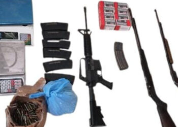 SEDENA y Policía Estatal Preventiva aseguran armas y una camioneta