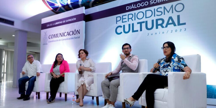 El Periodismo Cultural es puente del artista con la sociedad: Comunicadores durante panel por el Día de la Libertad de Expresión