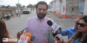 ¡Con previa cita!: Director de Planeación niega declarar ante medios tras caída de letrero que casi golpea a motociclista