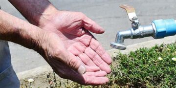 Se agudiza el desabasto de agua en algunas colonias tras gran demanda en la zona turística del vital líquido