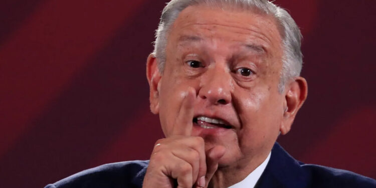 López Obrador cumplirá “bajo protesta” medidas del INE para que se abstenga de emitir comentarios sobre elecciones