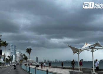 Se prevén lluvias en Mazatlán por onda tropical número 13