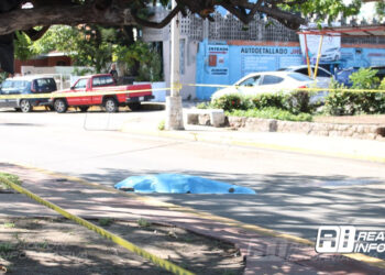 Mujer muere tras ser arrollada por un auto fantasma en la Av. Insurgentes en Mazatlán