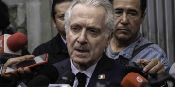 Santiago Creel asegura que Fox se equivoca con programas sociales