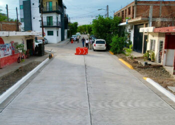 Vecinos de la Sánchez Celis hacen realidad su sueño al recibir la pavimentación de la calle Francisco Solís