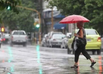 Se prevé clima húmedo sofocante en las próximas horas, luego de lluvias en el puerto esta mañana