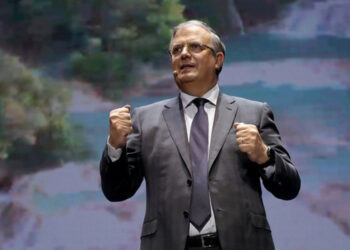 Ebrard plantea instalar cámaras en escuelas y app ante violencia contra mujeres