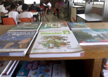 Nuevos libros de texto serán entregados, no los voy a embodegar: AMLO